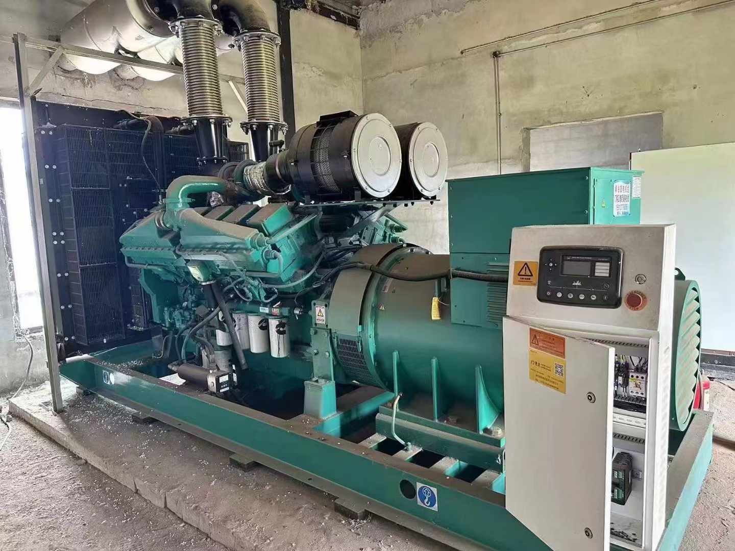 青龙无功补偿装置的性能评估需要考虑哪些因素？