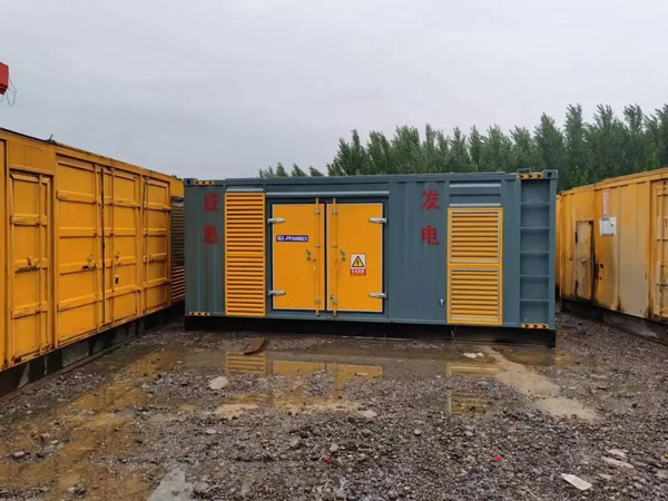 青龙柴油发电机如何判断干式空气滤清器是否需要更换？